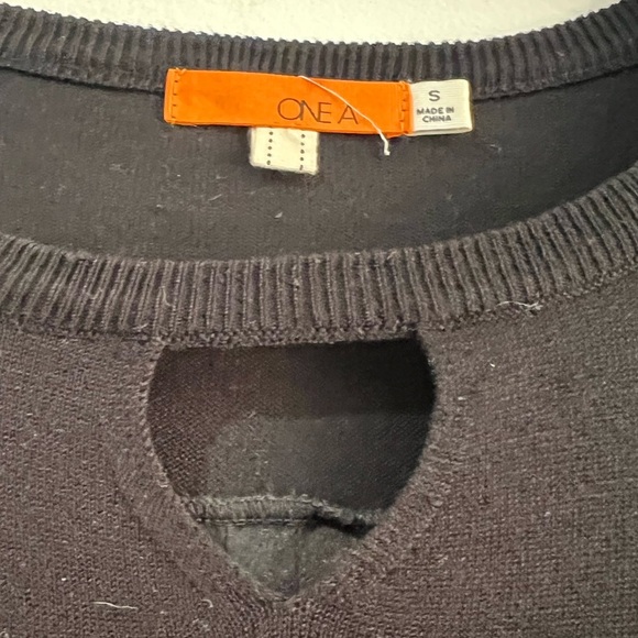 ONE A long sleeve rayon blend blouse S - Picture 4 of 9